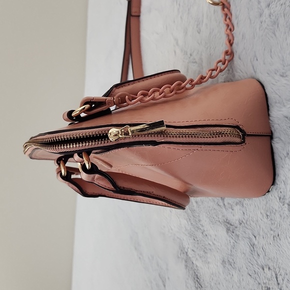 Steve Madden pink purse with chain accent strap. - Picture 13 of 16
